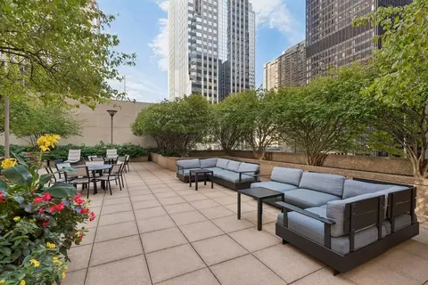 Exterior - Undisclosed, Chicago, IL 60601 photo 9 of 10