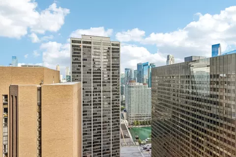 View/Area - Undisclosed, Chicago, IL 60601 photo 2 of 5