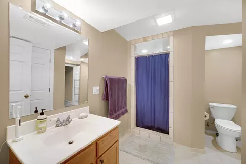 Bath - 112 Cass St, Spring Grove, IL 60081 photo 2 of 2
