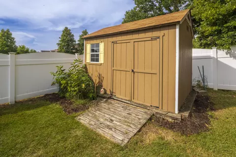 Exterior - 200 N Maple St, Addison, IL 60101 photo 16 of 23