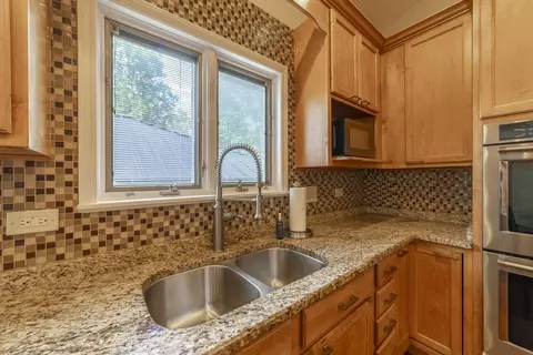 Kitchen - 200 N Maple St, Addison, IL 60101 photo 4 of 9