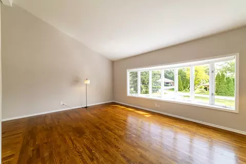 Living - 200 N Maple St, Addison, IL 60101 photo 2 of 13