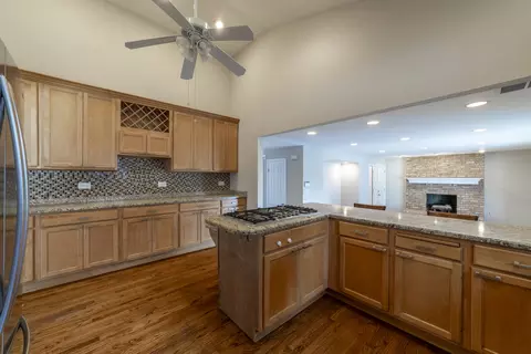 Kitchen - 200 N Maple St, Addison, IL 60101 photo 3 of 9