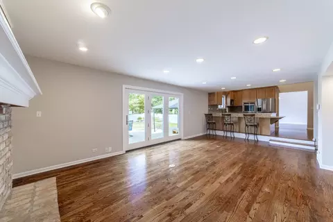 Living - 200 N Maple St, Addison, IL 60101 photo 9 of 13