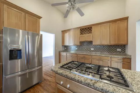 Kitchen - 200 N Maple St, Addison, IL 60101 photo 6 of 9