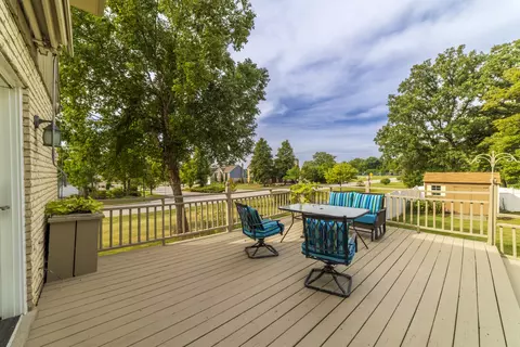 Exterior - 200 N Maple St, Addison, IL 60101 photo 7 of 23