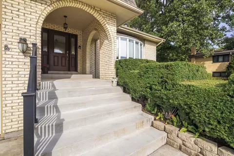 Exterior - 200 N Maple St, Addison, IL 60101 photo 3 of 23