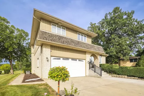 Exterior - 200 N Maple St, Addison, IL 60101 photo 2 of 23