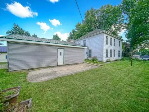 Exterior - 904 N Third St, Ashton, IL 61006 photo 2 of 3