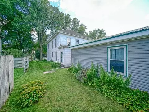 Exterior - 904 N Third St, Ashton, IL 61006 photo 3 of 3