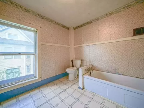 Bath - 904 N Third St, Ashton, IL 61006 photo 2 of 3