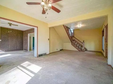 Living - 904 N Third St, Ashton, IL 61006 photo 2 of 5