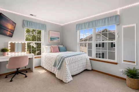 Bedroom - 625 Arbor Cir, Lakemoor, IL 60051 photo 5 of 7