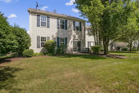 Exterior - 625 Arbor Cir, Lakemoor, IL 60051 photo 5 of 5