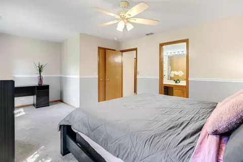 Bedroom - 625 Arbor Cir, Lakemoor, IL 60051 photo 4 of 7
