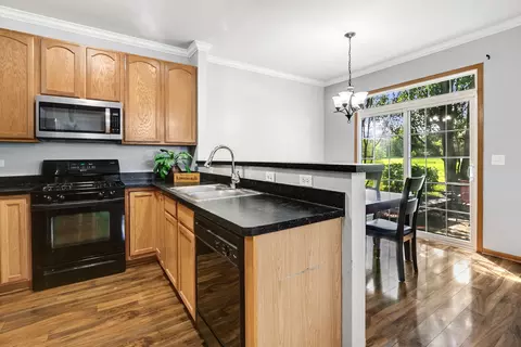 Kitchen - 625 Arbor Cir, Lakemoor, IL 60051 photo 2 of 2