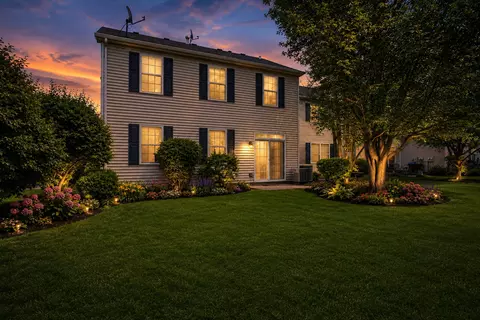 Exterior - 625 Arbor Cir, Lakemoor, IL 60051 photo 4 of 5