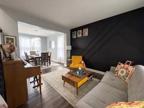 Living - 1615 Maureen Dr, Hoffman Estates, IL 60192 photo 1 of 5