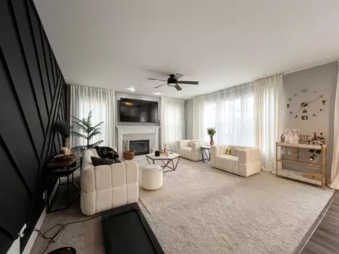 Living - 1615 Maureen Dr, Hoffman Estates, IL 60192 photo 3 of 5