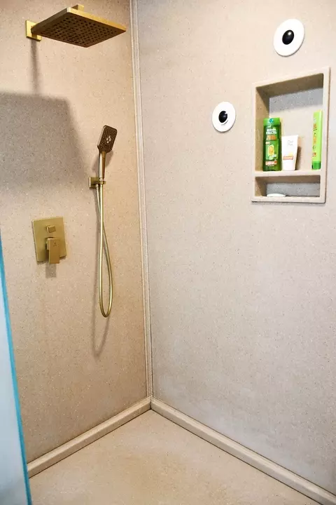 Bath - 821 Main St, Carthage, IL 62321 photo 7 of 10