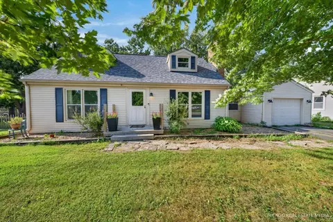 9313 Baldwin Dr, Machesney Park, IL 61115