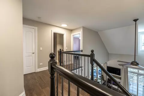 Entry Way - 178 Partridge Ln, Bartlett, IL 60103 photo 5 of 9