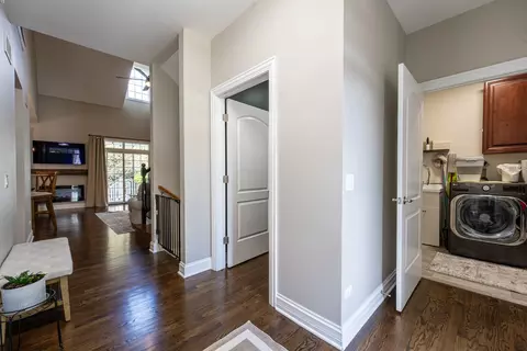 Entry Way - 178 Partridge Ln, Bartlett, IL 60103 photo 4 of 9