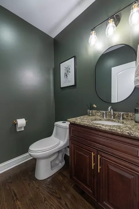 Bath - 178 Partridge Ln, Bartlett, IL 60103 photo 1 of 5