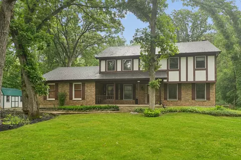 3202 Springbrook Rd, Crystal Lake, IL 60012