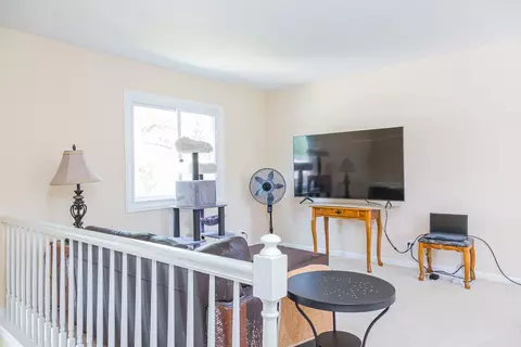 Living - 248 Hood Ct, Bartlett, IL 60103 photo 2 of 4