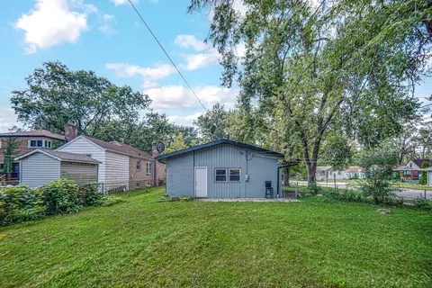 Exterior - 16801 Head Ave, Hazel Crest, IL 60429 photo 5 of 6