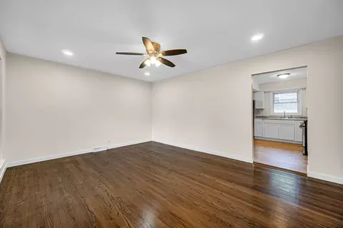 Living - 16801 Head Ave, Hazel Crest, IL 60429 photo 6 of 9