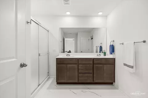 Bath - 2040 Legacy Pointe Blvd, Plainfield, IL 60586 photo 1 of 2