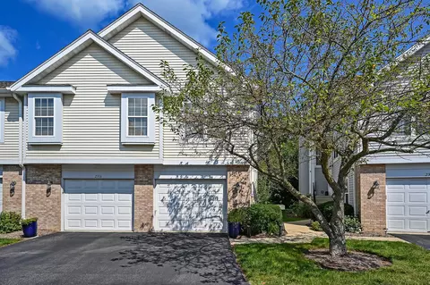 2316 Chasewood Dr, Downers Grove, IL 60515