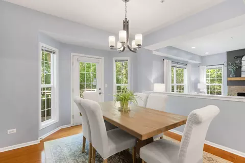 Dining - 2156 Yale Cir, Hoffman Estates, IL 60192 photo 1 of 2