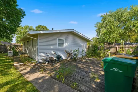 Exterior - 13916 S Meadowbrook Dr, Plainfield, IL 60544 photo 7 of 14