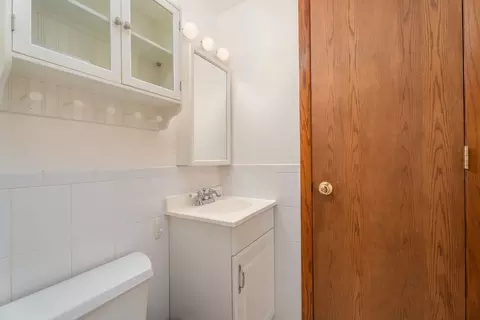 Bath - 13916 S Meadowbrook Dr, Plainfield, IL 60544 photo 1 of 3