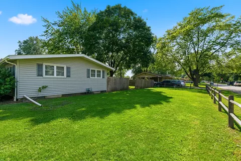 Exterior - 13916 S Meadowbrook Dr, Plainfield, IL 60544 photo 11 of 14