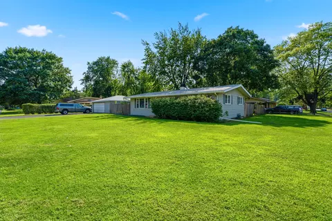 Exterior - 13916 S Meadowbrook Dr, Plainfield, IL 60544 photo 12 of 14