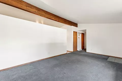Living - 13916 S Meadowbrook Dr, Plainfield, IL 60544 photo 4 of 5