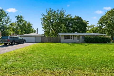 Exterior - 13916 S Meadowbrook Dr, Plainfield, IL 60544 photo 13 of 14
