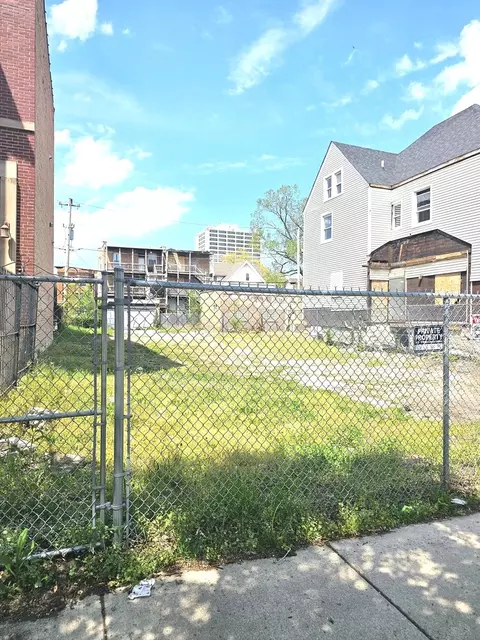 1524 E Marquette Rd, Chicago, IL 60637 photo 3