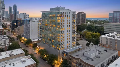 1845 S Michigan Ave #1803, Chicago, IL 60616