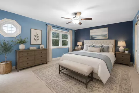 Bedroom - 1808 W Pheasant Trl, Mount Prospect, IL 60056 photo 1 of 4