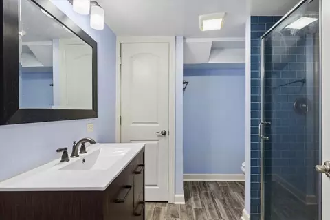 Bath - 1808 W Pheasant Trl, Mount Prospect, IL 60056 photo 3 of 3