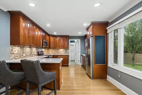 Kitchen - 1808 W Pheasant Trl, Mount Prospect, IL 60056 photo 1 of 5