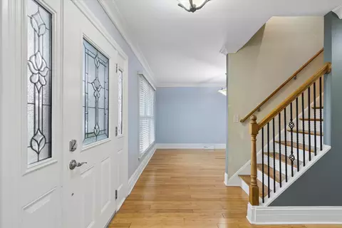 Entry Way - 1808 W Pheasant Trl, Mount Prospect, IL 60056 photo 2 of 2