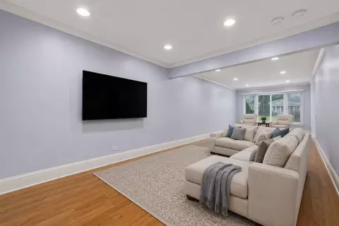 Living - 1808 W Pheasant Trl, Mount Prospect, IL 60056 photo 2 of 3
