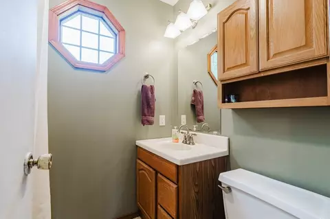 Bath - 304 Jenny Lind Dr, Normal, IL 61761 photo 3 of 3