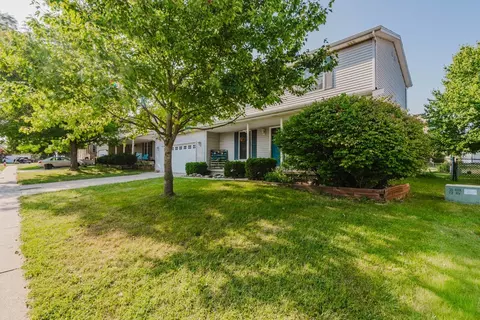 Exterior - 304 Jenny Lind Dr, Normal, IL 61761 photo 3 of 11